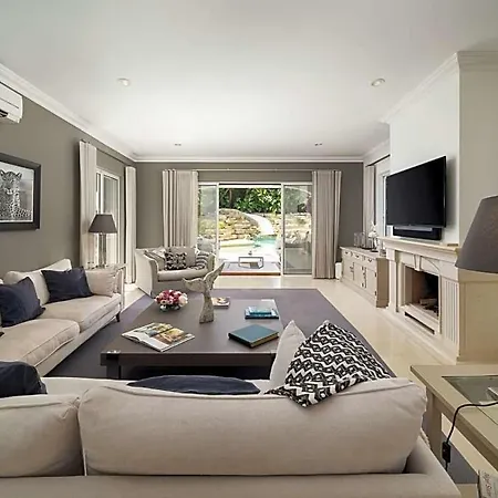 Sleeps 12 Pool Air Con Wifi *
