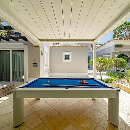 Sleeps 12 Pool Air Con Wifi וילה *