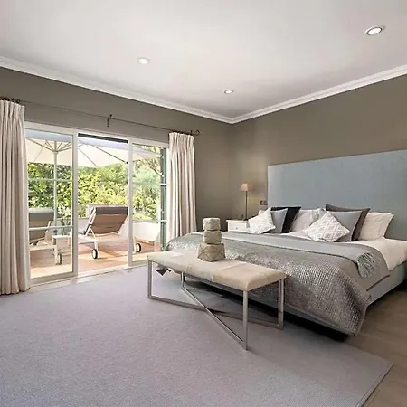 Sleeps 12 Pool Air Con Wifi Villa