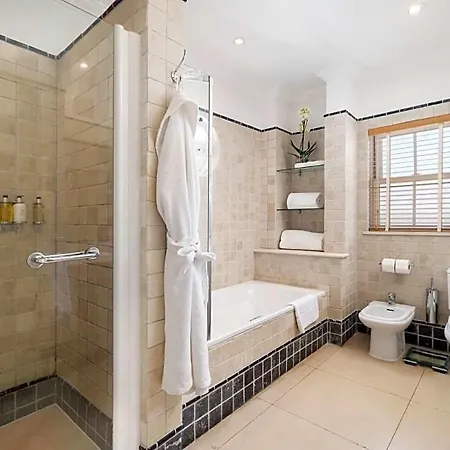Sleeps 12 Pool Air Con Wifi Villa